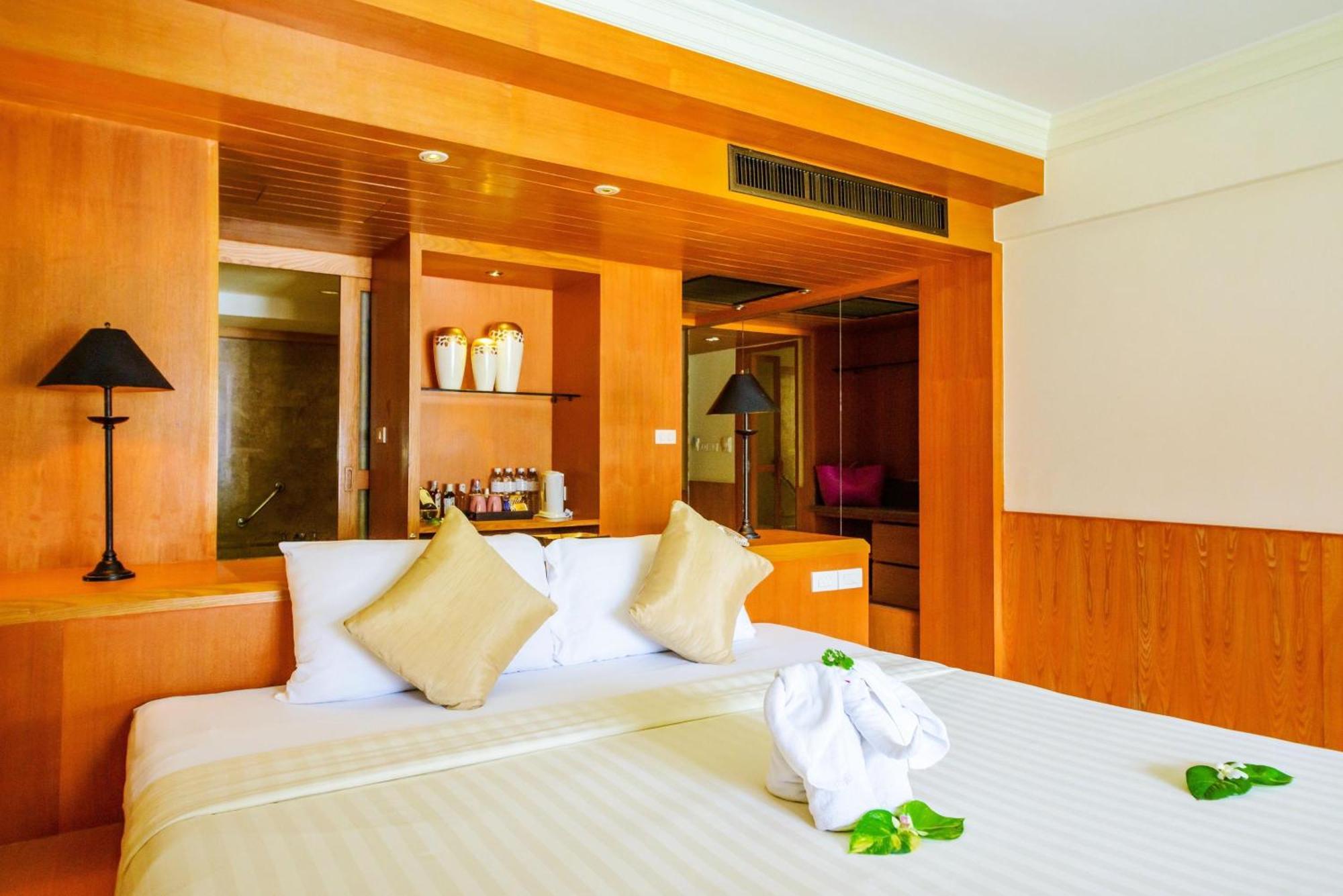 普吉岛-瓶庐海景度假酒店 Phuket Pl Seaview Resort Patong Esterno foto