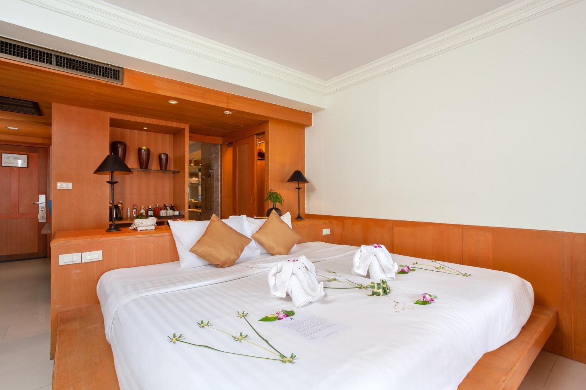 普吉岛-瓶庐海景度假酒店 Phuket Pl Seaview Resort Patong Esterno foto